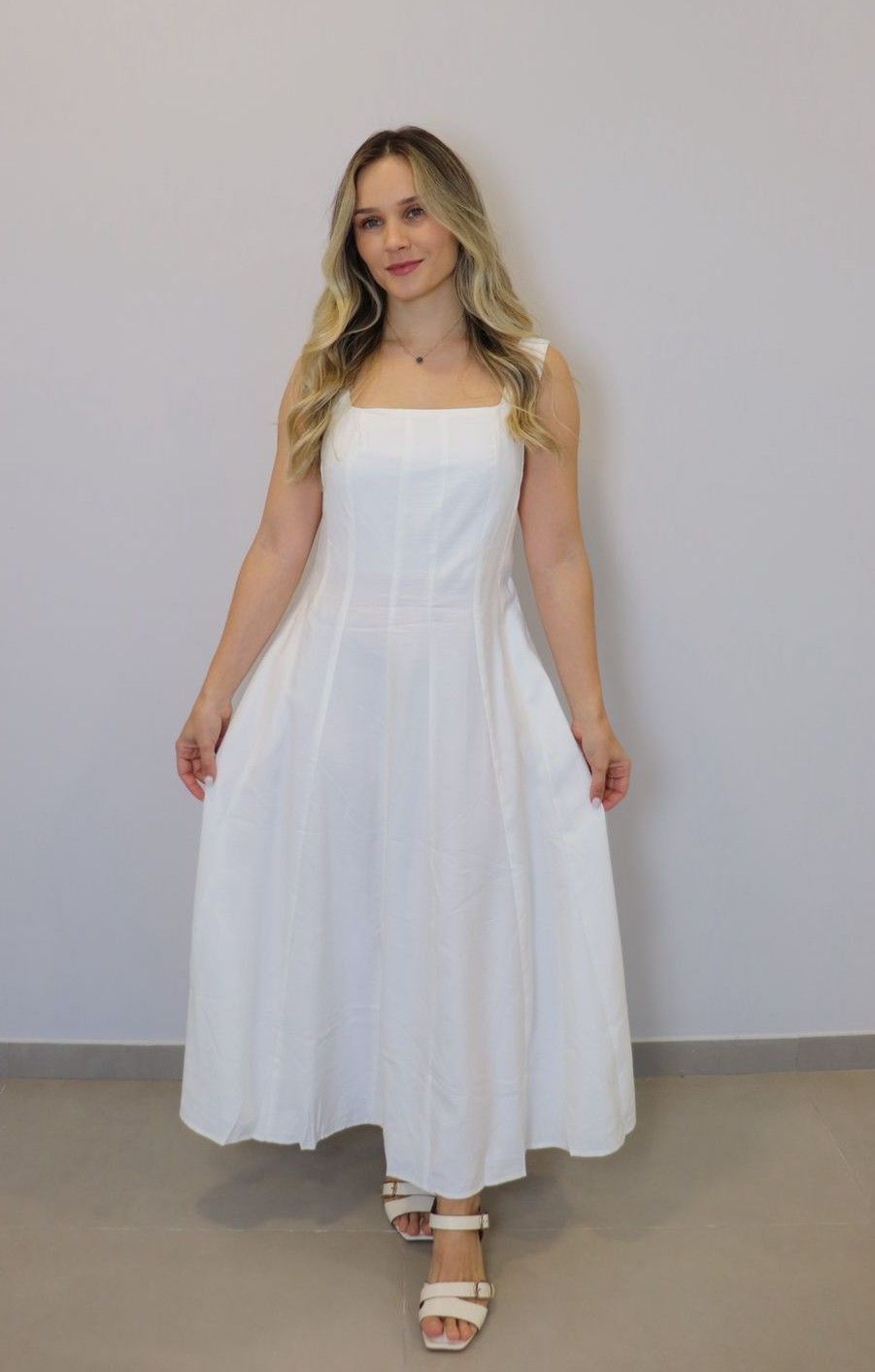 Vestido Bellina Evasê Feminino Cor Off White Vestido Bellina Evasê Feminino Cor Off White