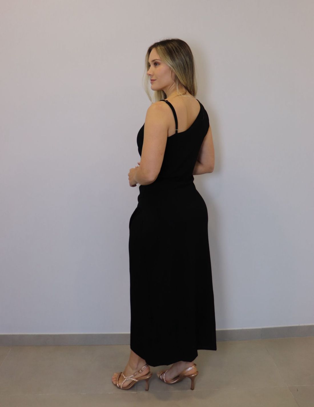 Vestido Bellina Midi Feminino Cor Preto Vestido Bellina Midi Feminino Cor Preto