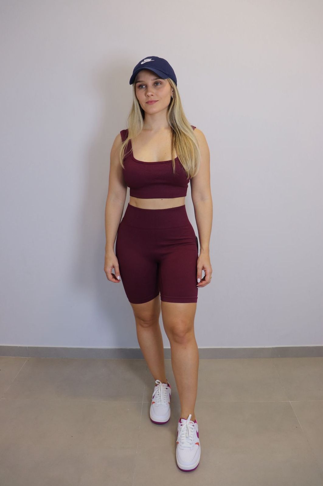 Conjunto Firmly Believe Short + Top Feminino Cor Bordo Conjunto Firmly Believe Short + Top Feminino Cor Bordo