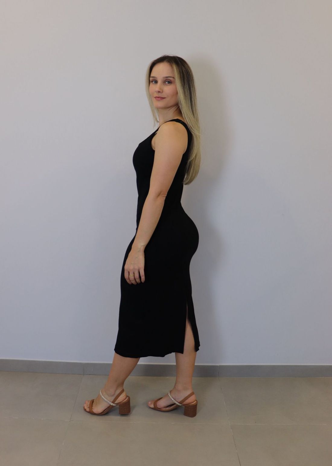 Vestido Lzt Midi Frente Quadrada Feminino Cor Preto Vestido Lzt Midi Frente Quadrada Feminino Cor Preto