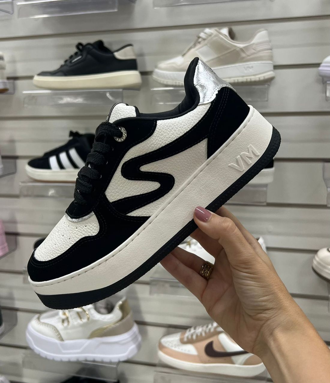 Tênis Via Marte Feminino Cor Branco/Preto Tênis Via Marte Feminino Cor Branco/Preto