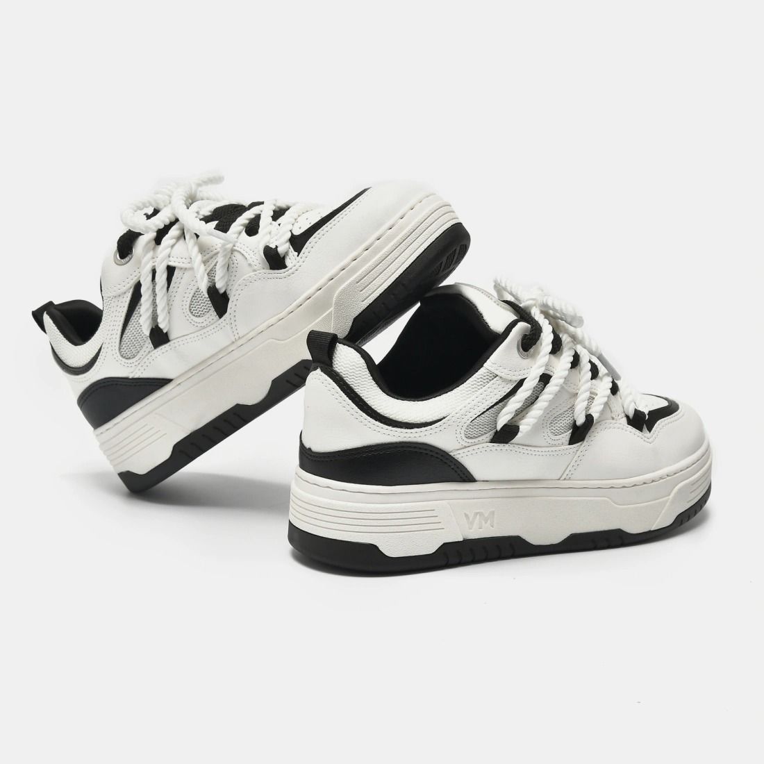 Tênis Via Marte Casual Feminino Cor Preto/Branco Tênis Via Marte Casual Feminino Cor Preto/Branco