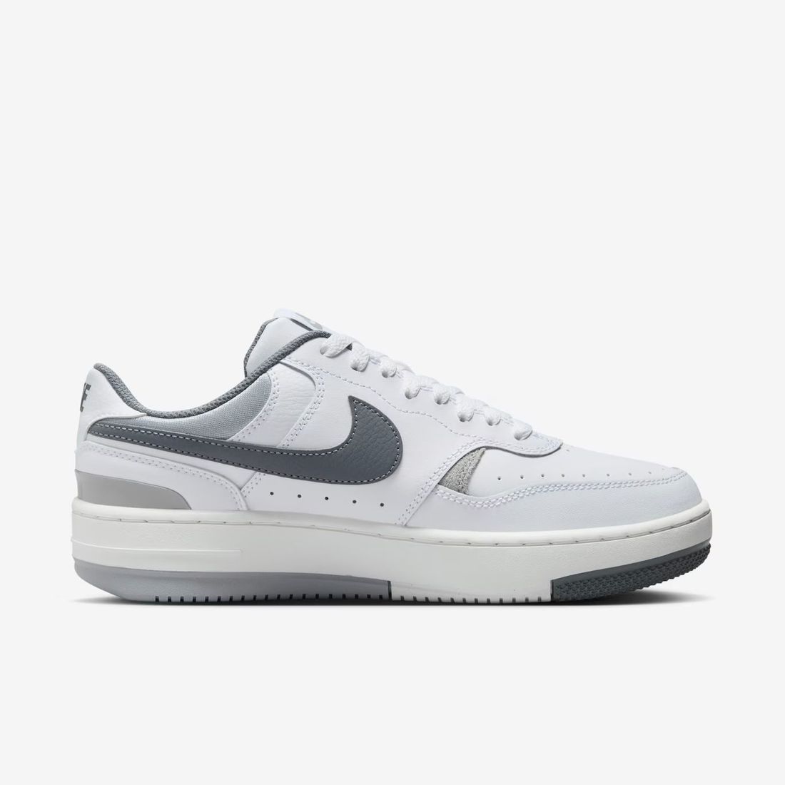 Tênis Nike Gamma Force Feminino Cor Branco/Cinza Tênis Nike Gamma Force Feminino Cor Branco/Cinza