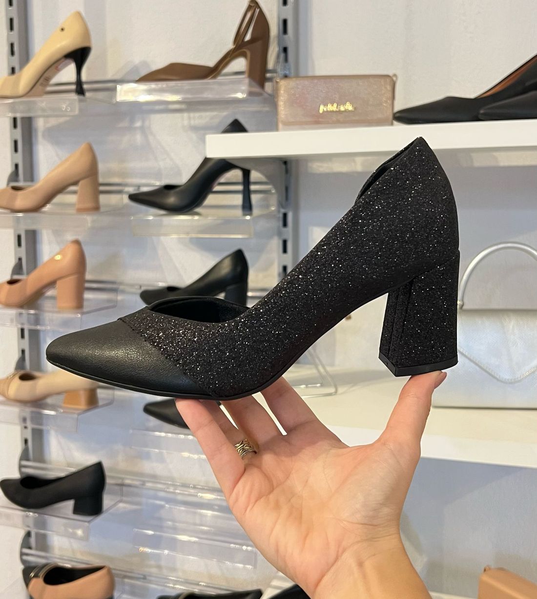 Scarpin Piccadilly Com Brilho Feminino Cor Preto Scarpin Piccadilly Com Brilho Feminino Cor Preto