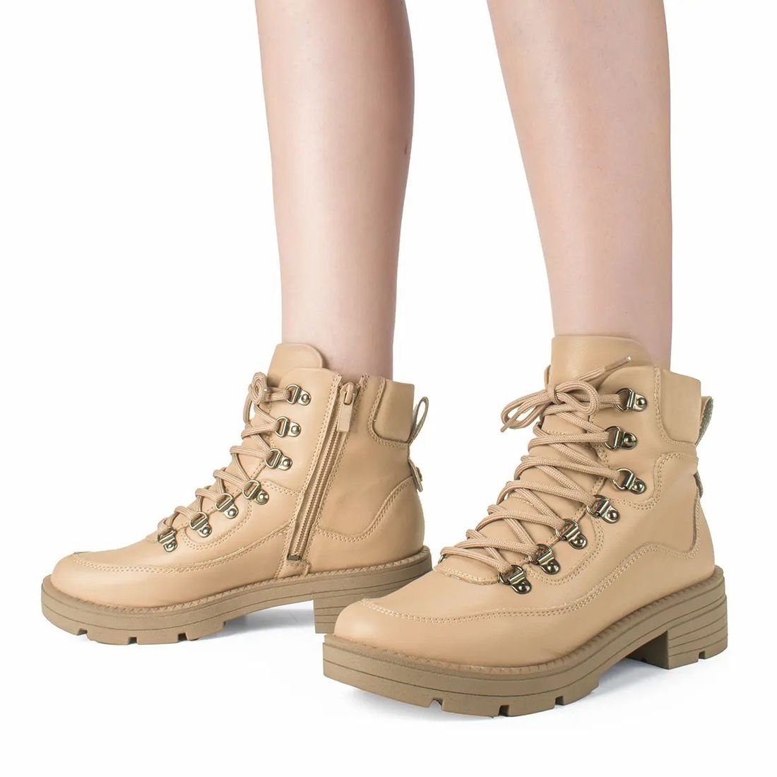 Coturno Dakota Cano Curto Salto Tratorado Feminino Cor Bege Coturno Dakota Cano Curto Salto Tratorado Feminino Cor Bege