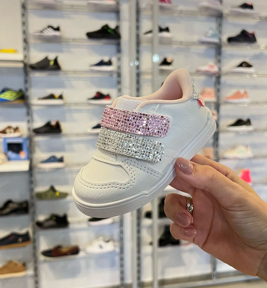 Tênis Klin Sky Infantil Feminino Cor Branco Tênis Klin Sky Infantil Feminino Cor Branco