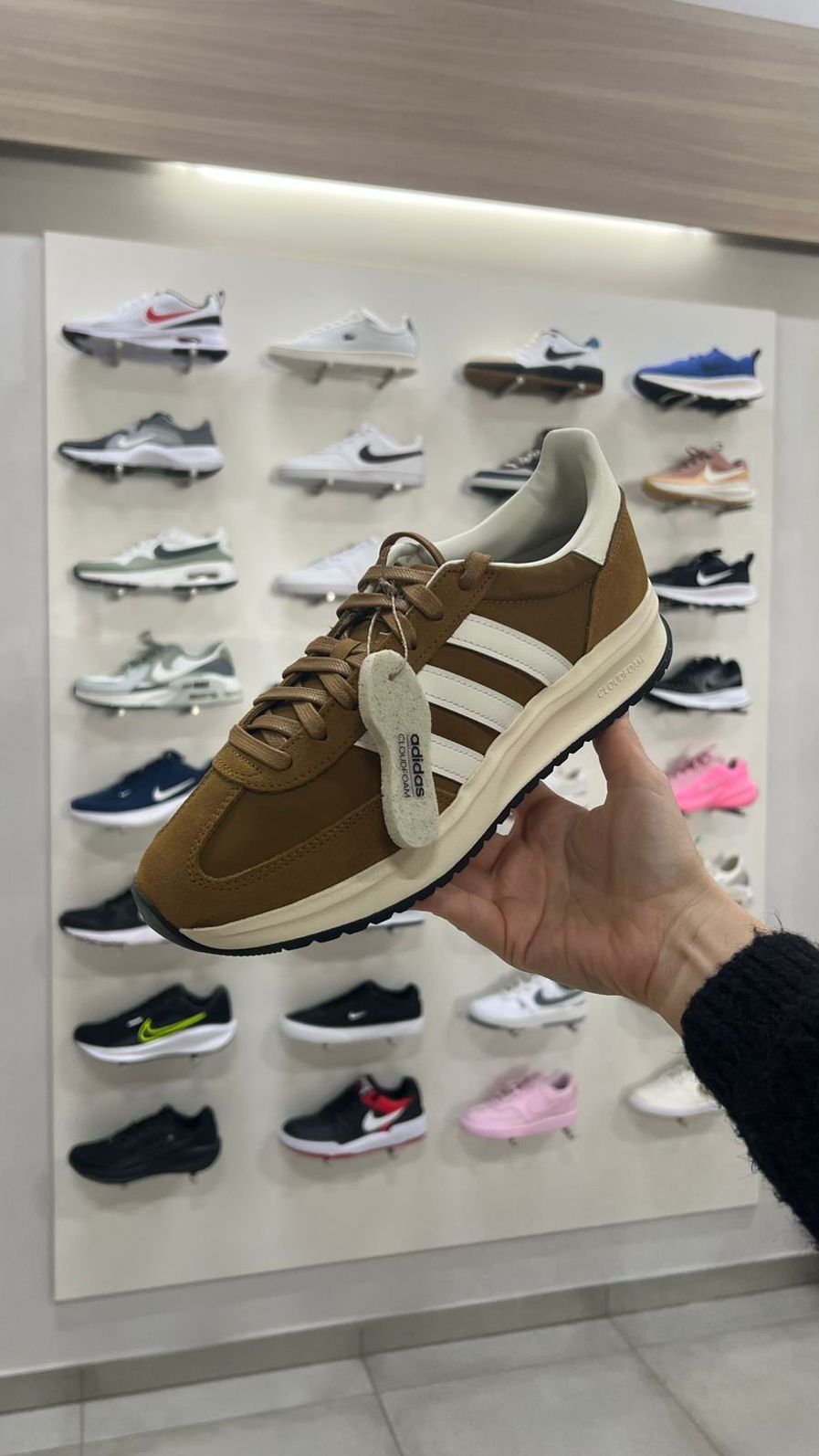 Tênis Adidas Run 70s 2.0 Masculino Cor Camel Tênis Adidas Run 70s 2.0 Masculino Cor Camel