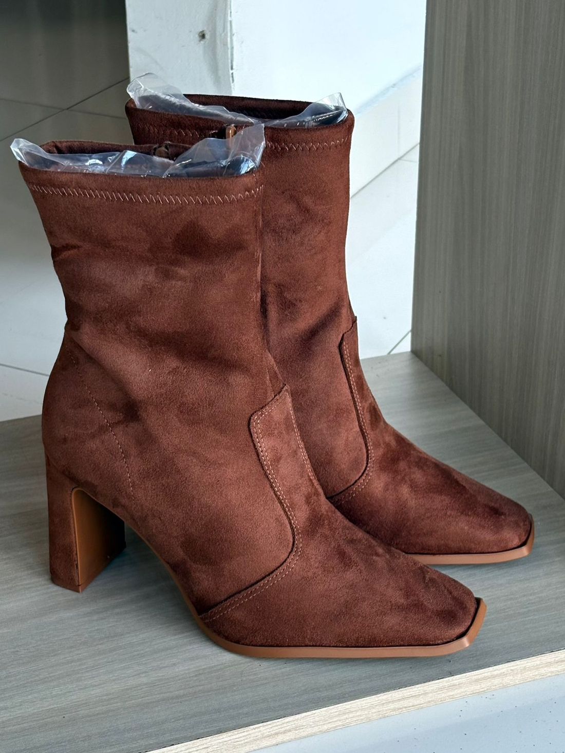 Bota Vizzano Salto Alto Bico Feminino Cor Marrom