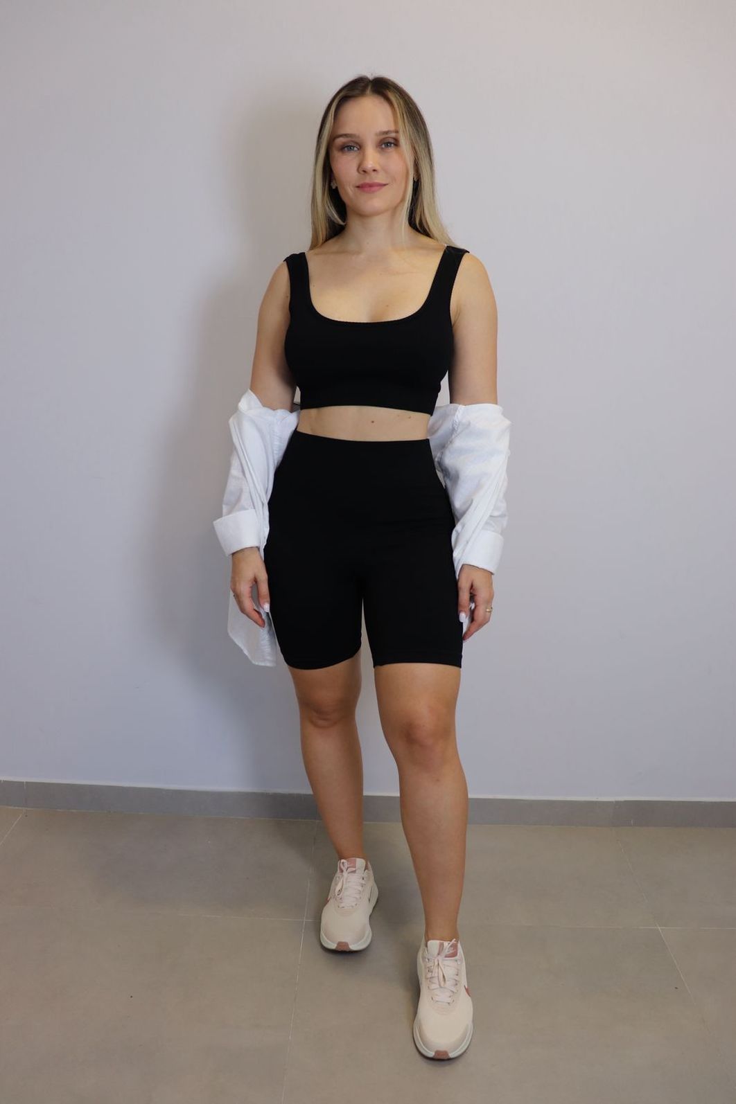 Conjunto Firmly Believe Short + Top Feminino Cor Preto Conjunto Firmly Believe Short + Top Feminino Cor Preto