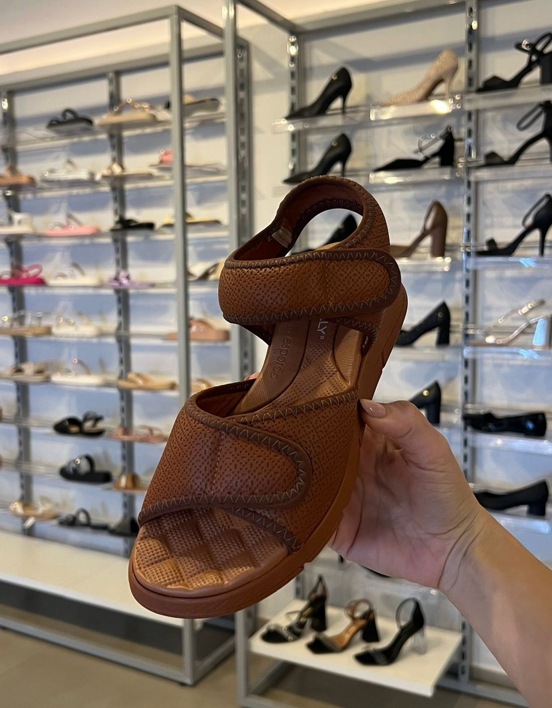 Sandália Piccadilly Papete Esporão Salto Anabela Feminino Cor Ocre Sandália Piccadilly Papete Esporão Salto Anabela Feminino Cor Ocre