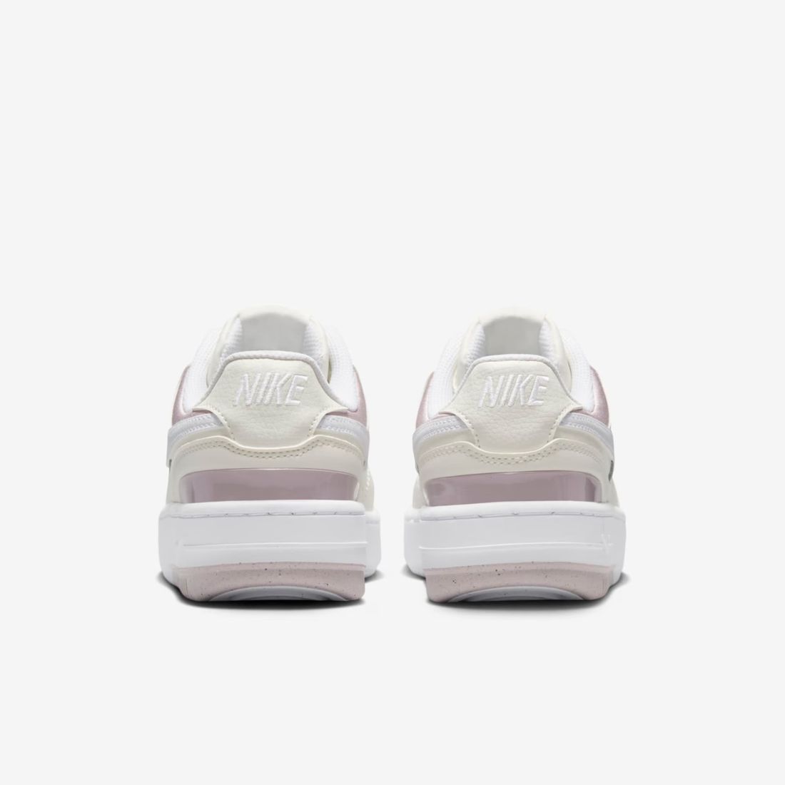 Tênis Nike Gamma Force Feminino Cor Bege/Branco/Lilás Creme Tênis Nike Gamma Force Feminino Cor Bege/Branco/Lilás Creme