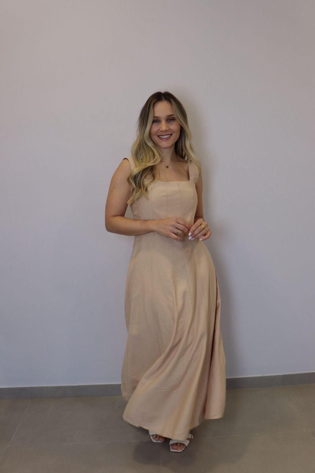 Vestido Bellina Evasê Feminino Cor Nude