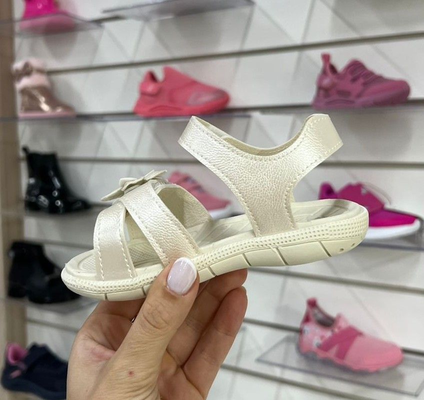 Sandália Papete Klin Tic Tac Infantil Feminino Cor Off White Perolizado Sandália Papete Klin Tic Tac Infantil Feminino Cor Off White Perolizado