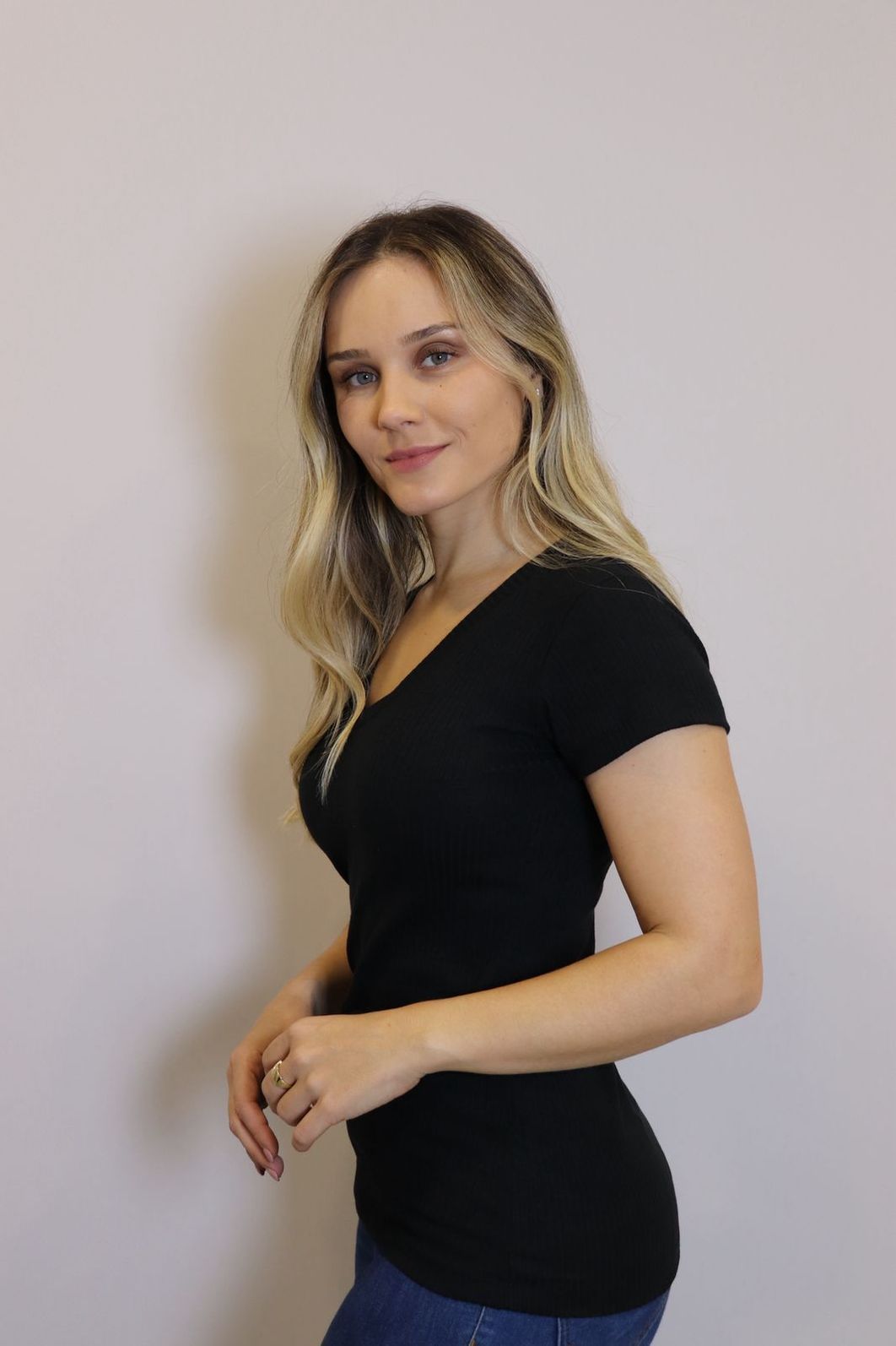 Blusa Lzt Ribana Gola V Feminina Cor Preto Blusa Lzt Ribana Gola V Feminina Cor Preto