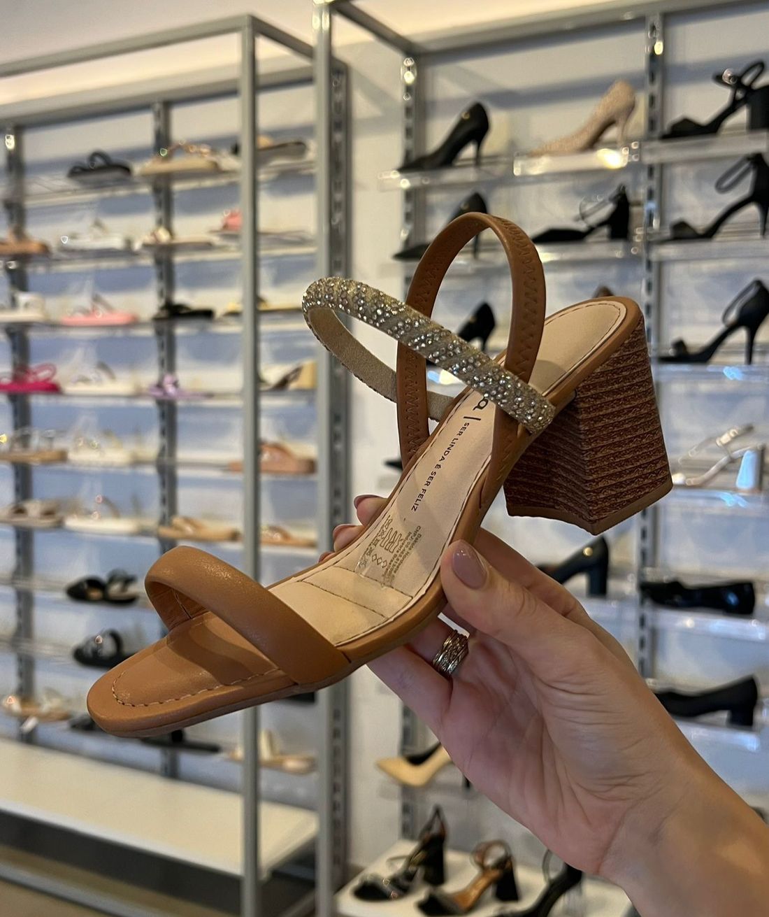 Sandália Dakota Salto Bloco Feminino Cor Caramelo Sandália Dakota Salto Bloco Feminino Cor Caramelo