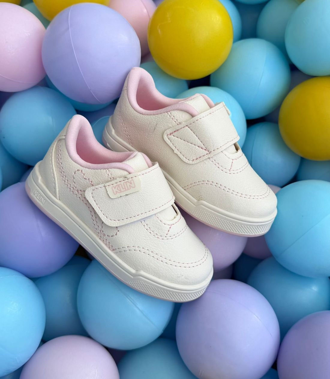 Tênis Klin Baby Sky Infantil Feminino Cor Off White/ Rosa Tênis Klin Baby Sky Infantil Feminino Cor Off White/ Rosa