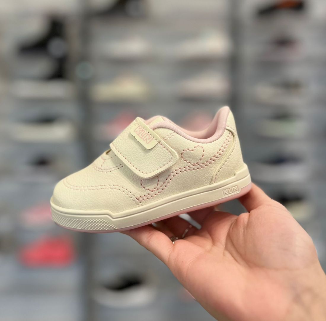 Tênis Klin Baby Sky Infantil Feminino Cor Off White/ Rosa Tênis Klin Baby Sky Infantil Feminino Cor Off White/ Rosa