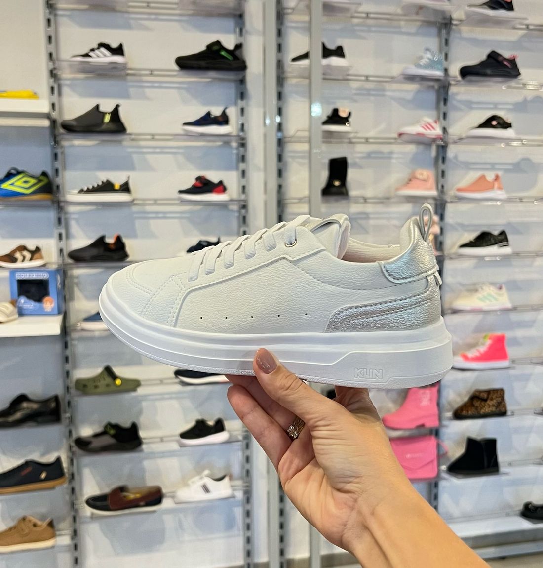 Tênis Klin Capri Infantil Feminino Cor Branco Tênis Klin Capri Infantil Feminino Cor Branco