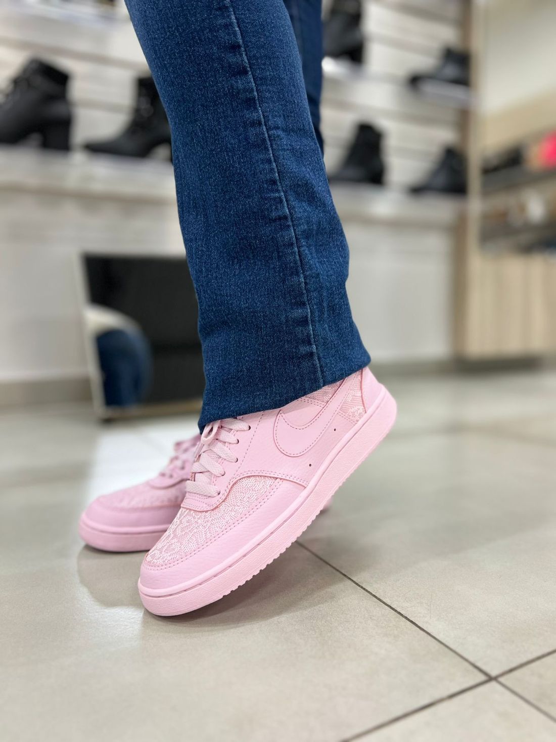 Tênis Nike Court Vision Lo Feminino Cor Rosa Tênis Nike Court Vision Lo Feminino Cor Rosa