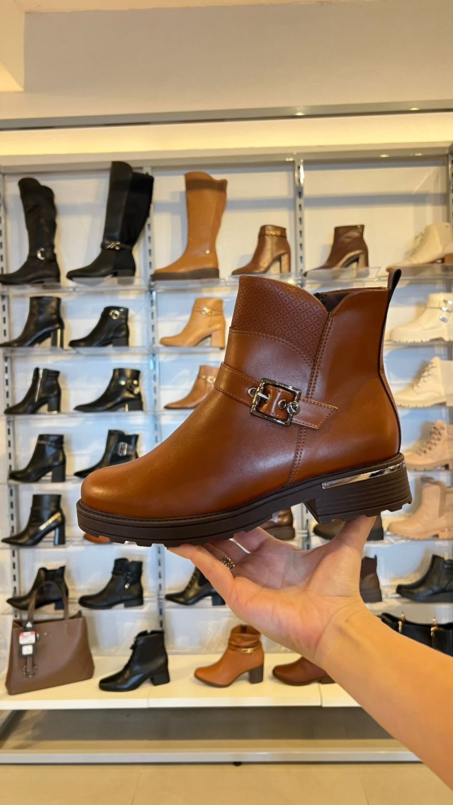 Bota Piccadilly Salto Baixo Cano Baixo Feminino Cor Marrom Bota Piccadilly Salto Baixo Cano Baixo Feminino Cor Marrom