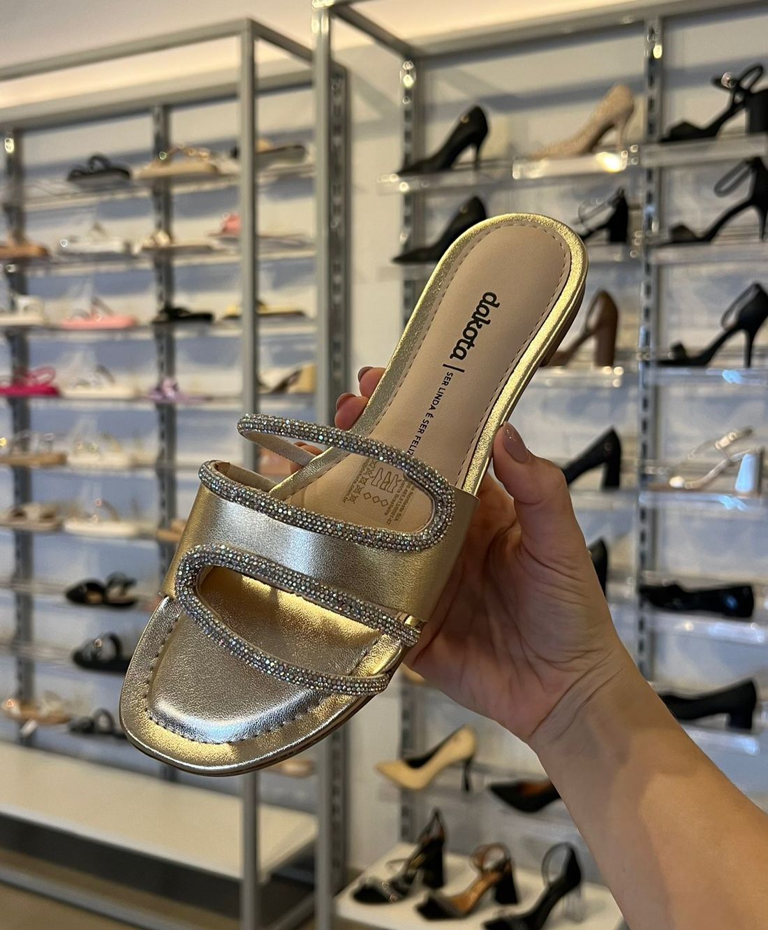 Rasteira Dakota Com Brilho Feminino Cor Dourado