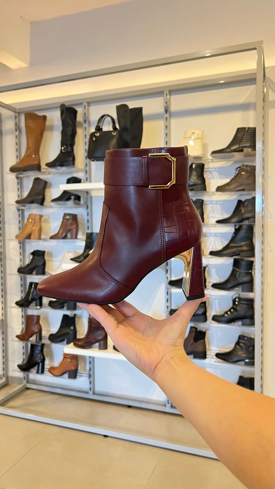 Bota Ramarim Salto Alto Bico Fino Feminino Cor Malbec Bota Ramarim Salto Alto Bico Fino Feminino Cor Malbec