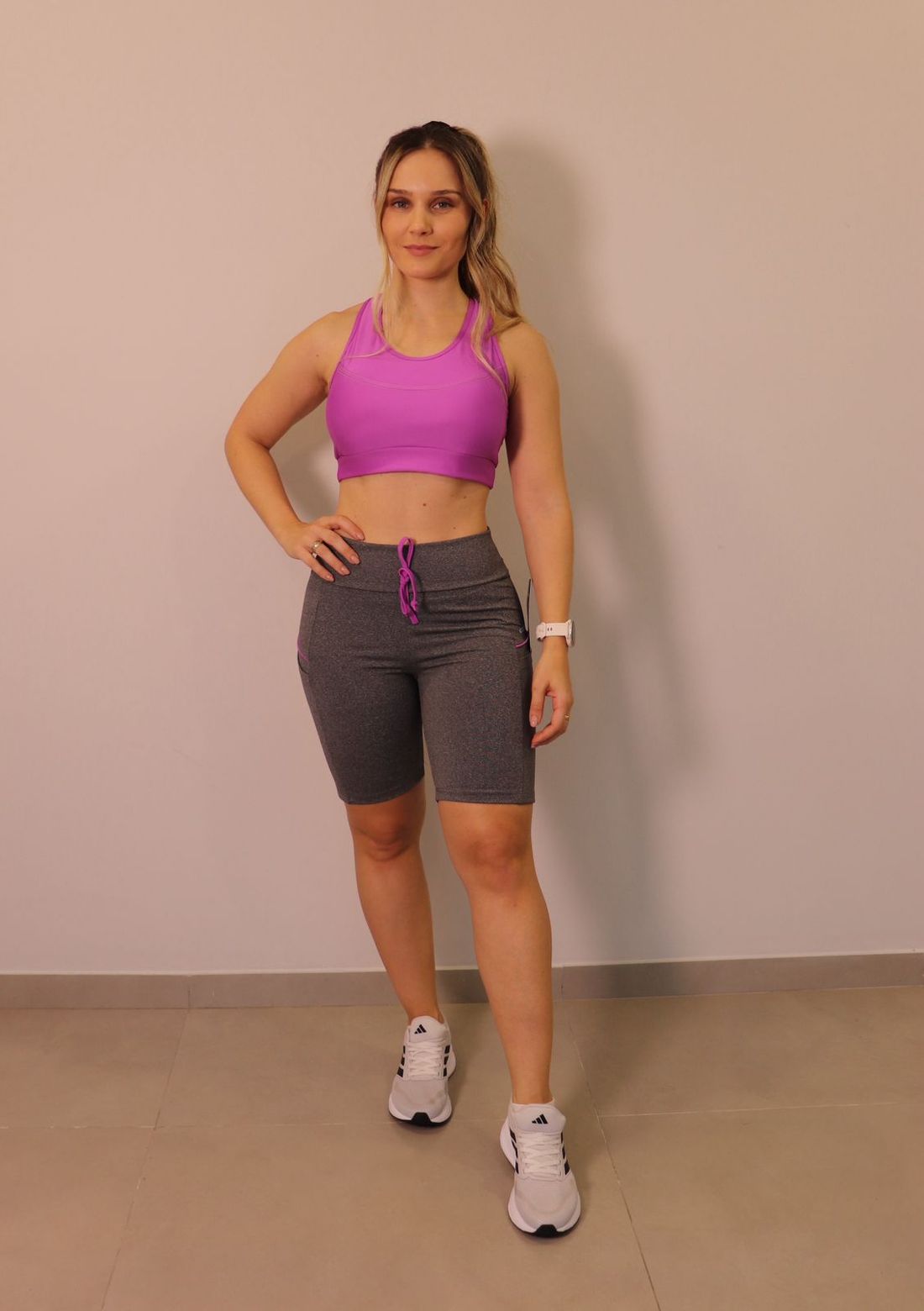 Bermuda Karamoella Com Bolso Feminino Cor Cinza Bermuda Karamoella Com Bolso Feminino Cor Cinza