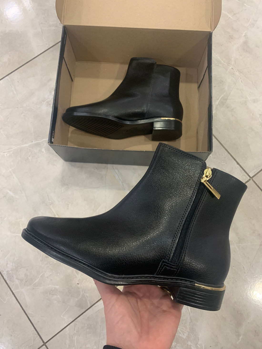 Bota Vizzano Salto Baixo Feminino Cor Preto Bota Vizzano Salto Baixo Feminino Cor Preto