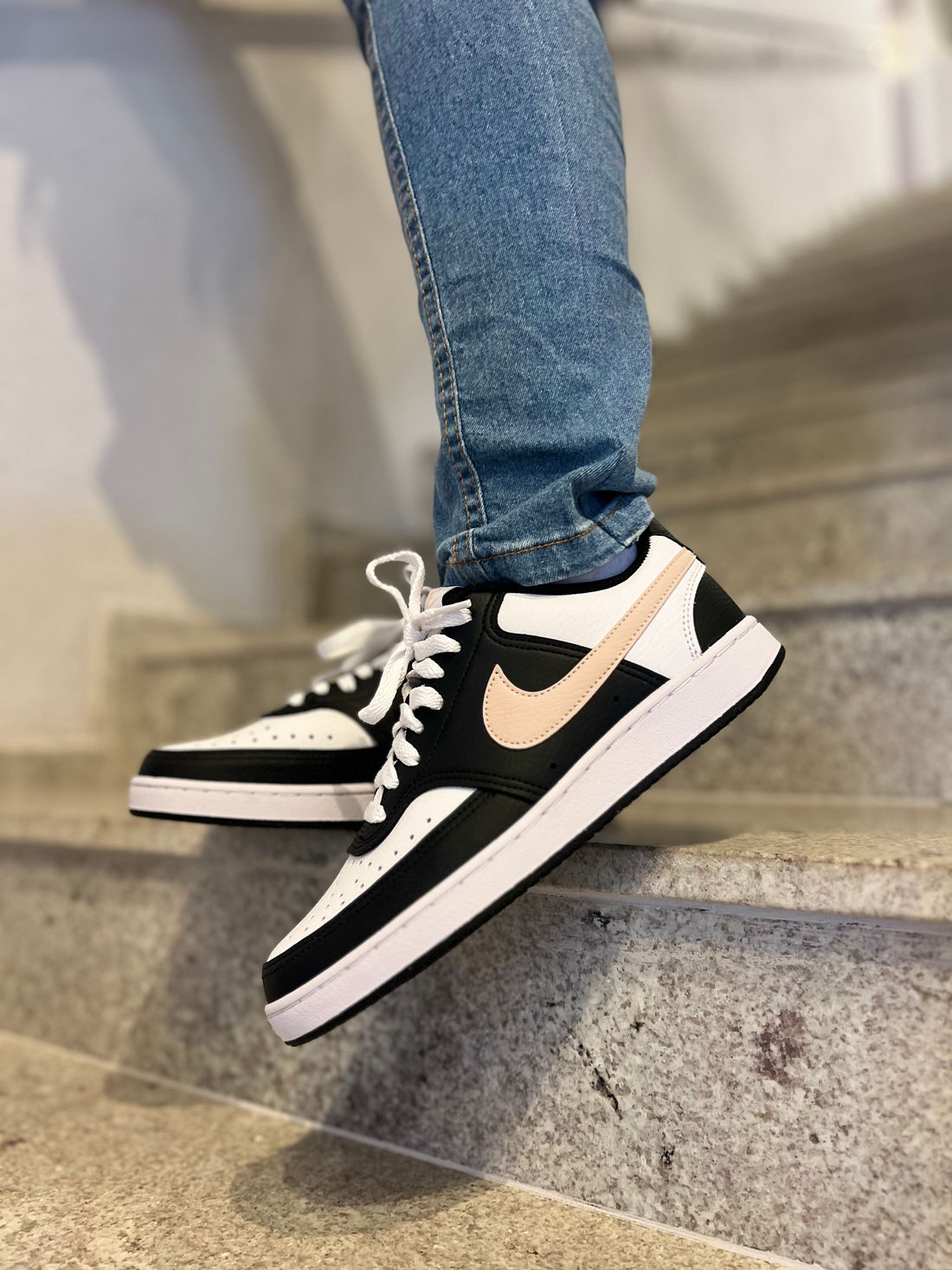 Tênis Nike Court Vision Lo Feminino Cor Preto/Branco