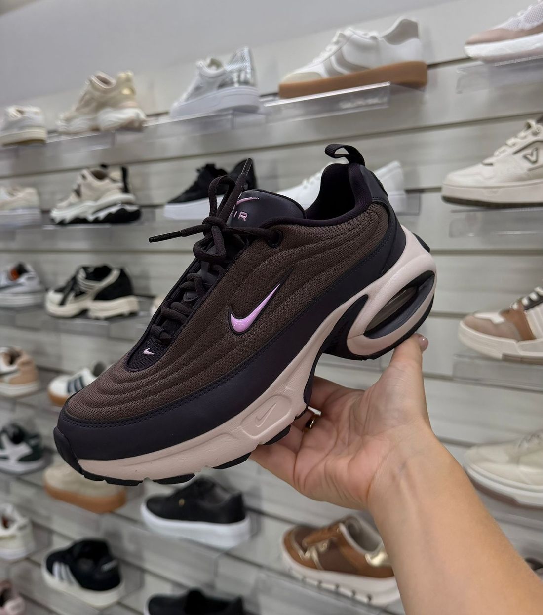 Tênis Nike Air Max Portal Feminino Cor Marrom Tênis Nike Air Max Portal Feminino Cor Marrom