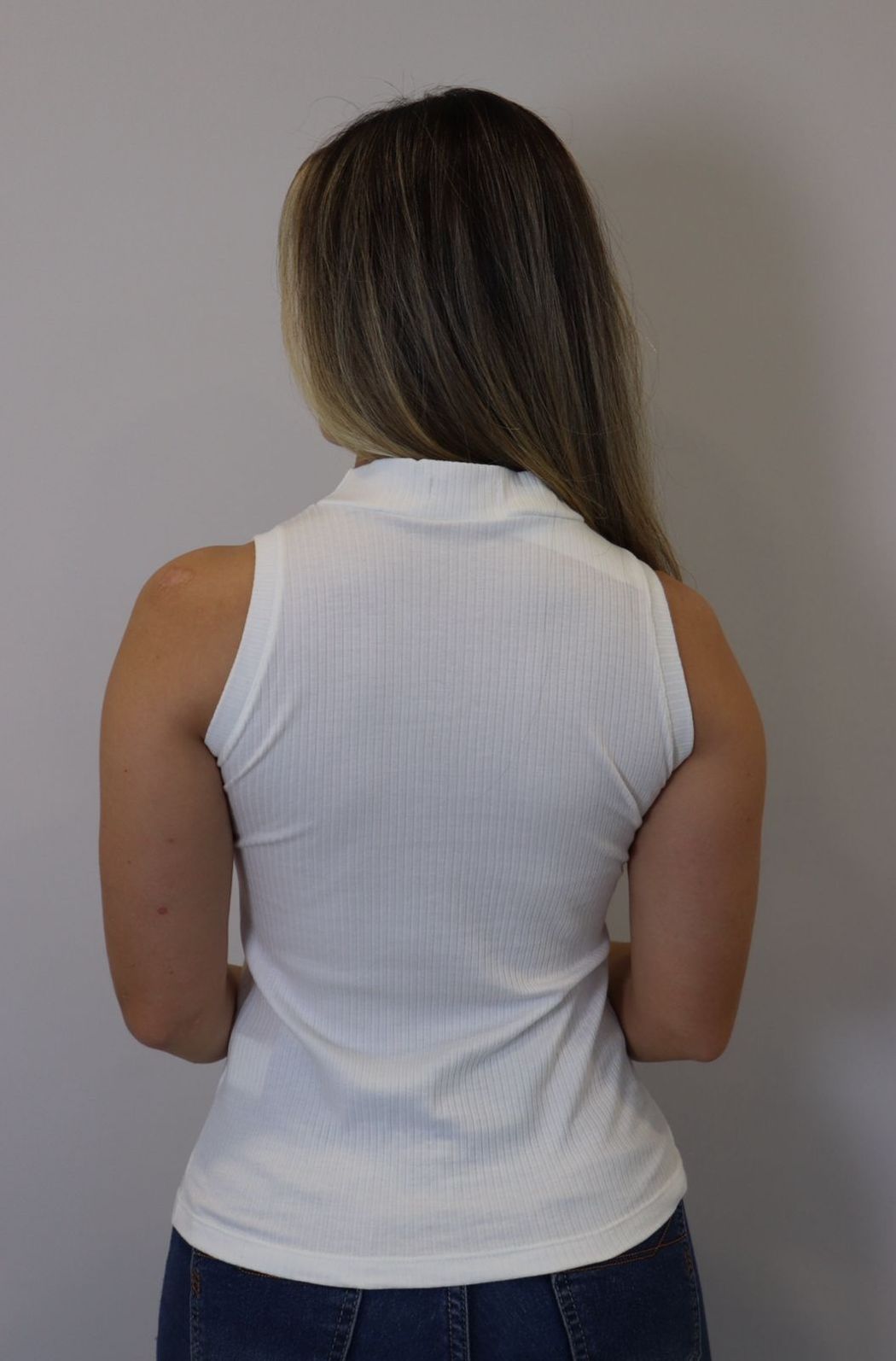 Regata Lzt Com Gola Feminino Cor Off White Regata Lzt Com Gola Feminino Cor Off White