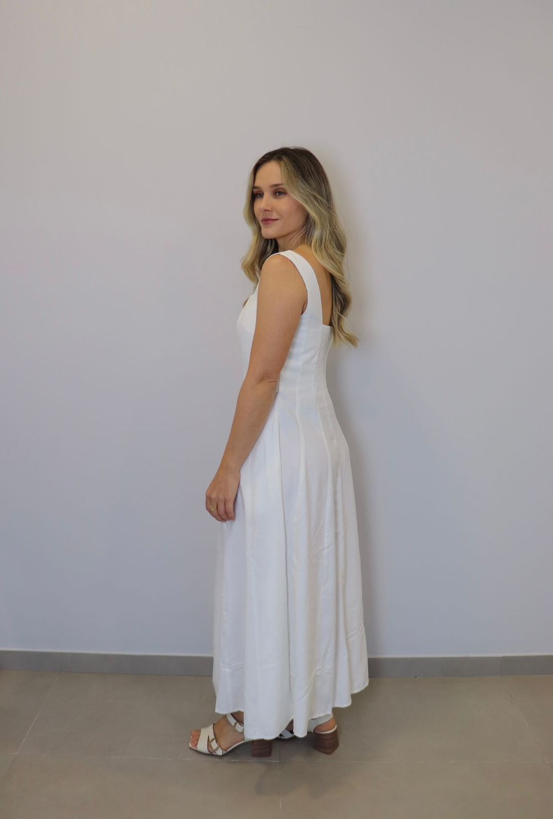 Vestido Bellina Evasê Feminino Cor Off White Vestido Bellina Evasê Feminino Cor Off White