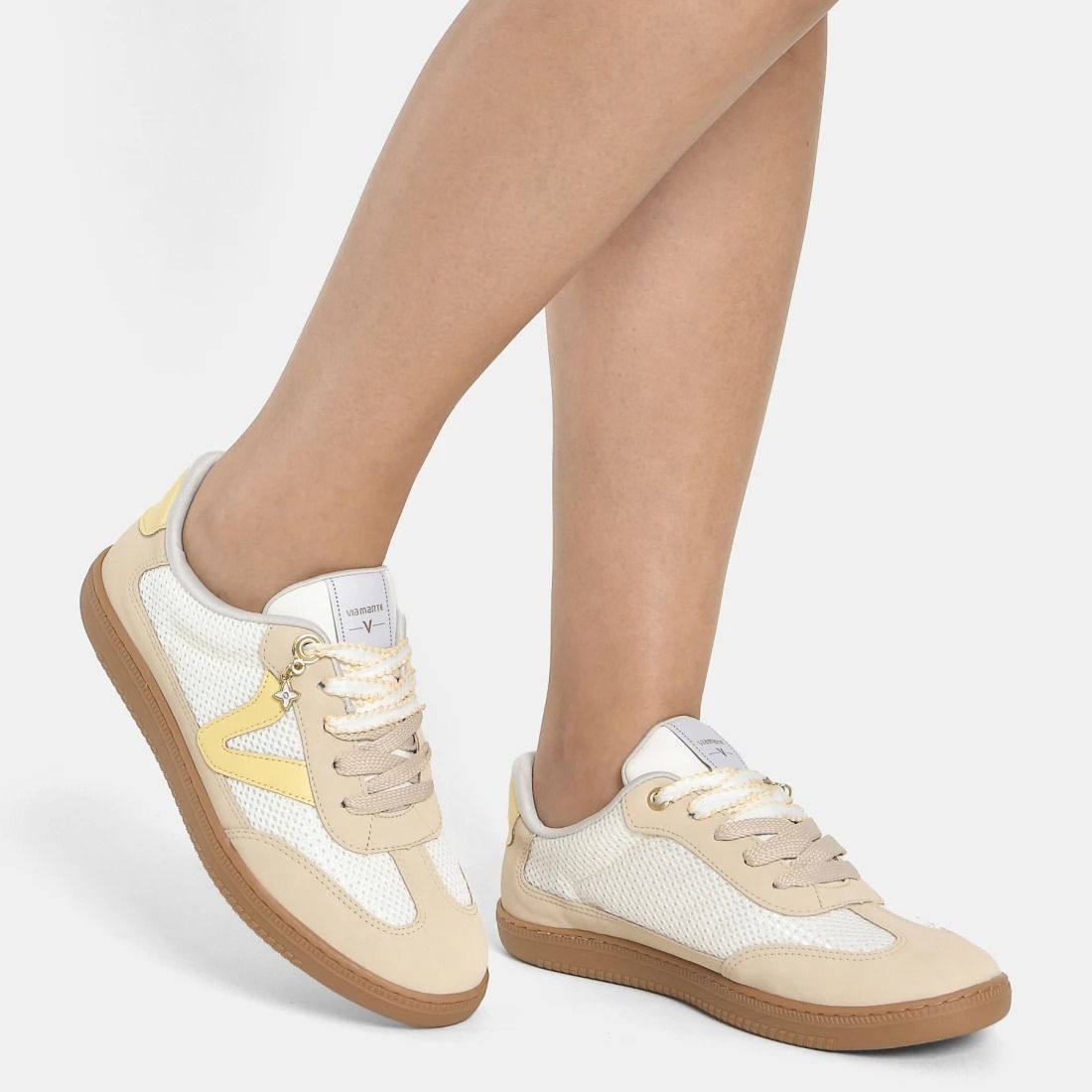 Tênis Via Marte Retrô Cadarço Duplo Feminino Cor Bege