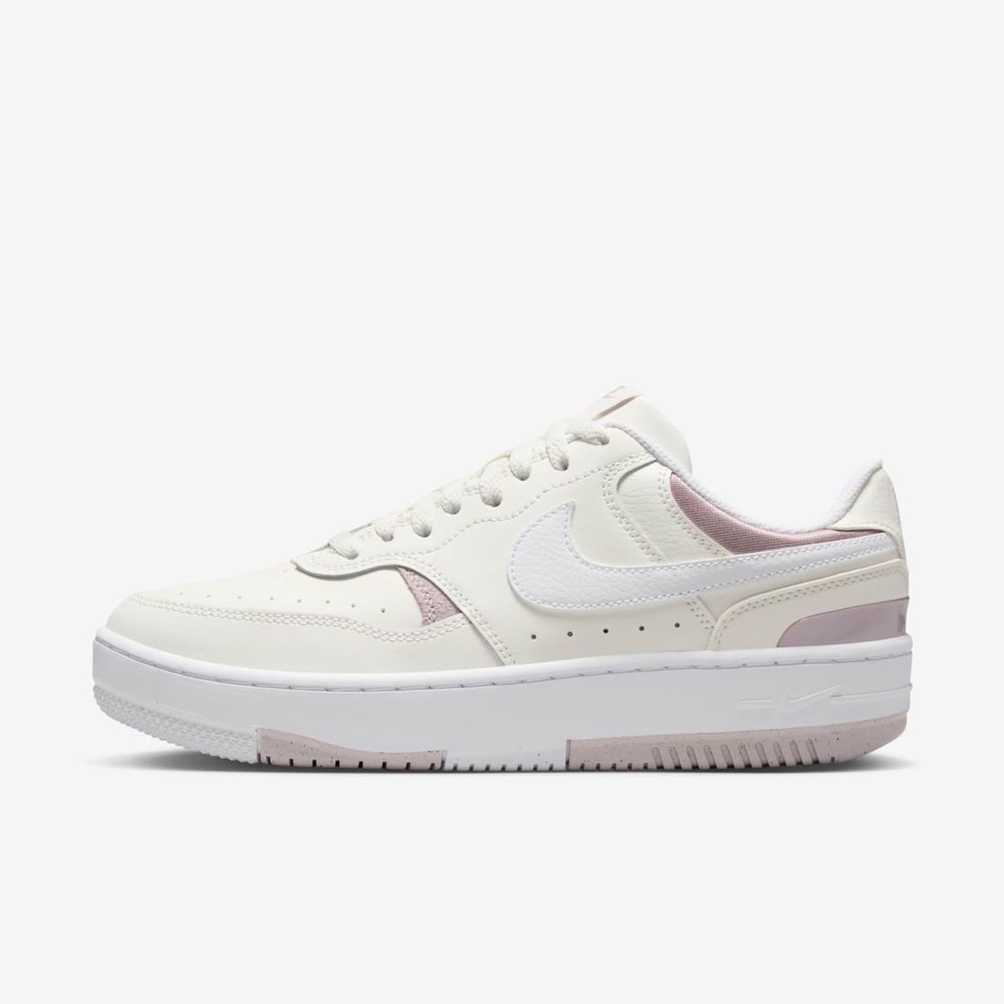Tênis Nike Gamma Force Feminino Cor Bege/Branco/Lilás Creme Tênis Nike Gamma Force Feminino Cor Bege/Branco/Lilás Creme