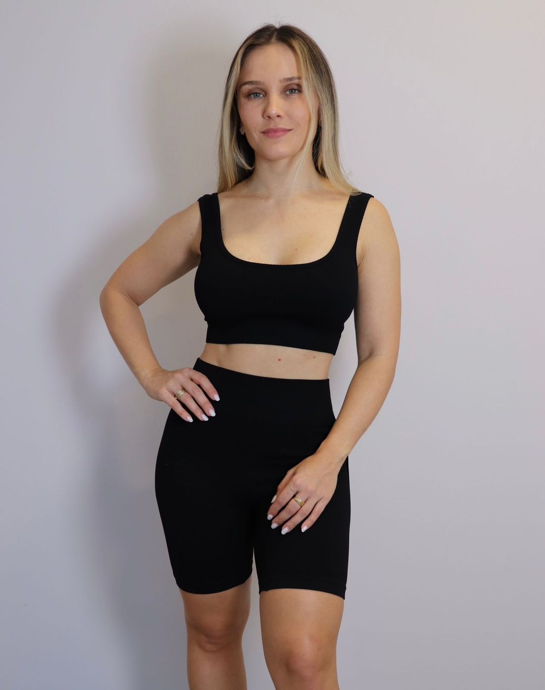 Conjunto Firmly Believe Short + Top Feminino Cor Preto Conjunto Firmly Believe Short + Top Feminino Cor Preto