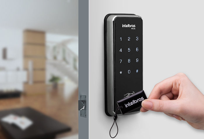 FR201 - FECHADURA DIGITAL DE SOBREPOR