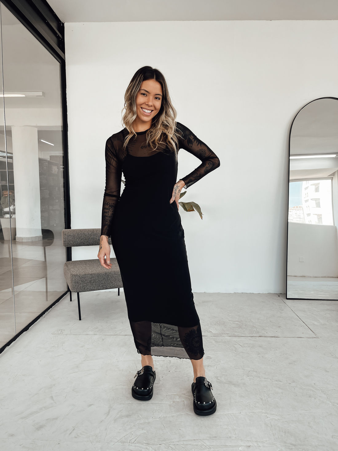 Vestido Longo Vestido Preto Com TÃªnis Fashion Vestido Longo Com