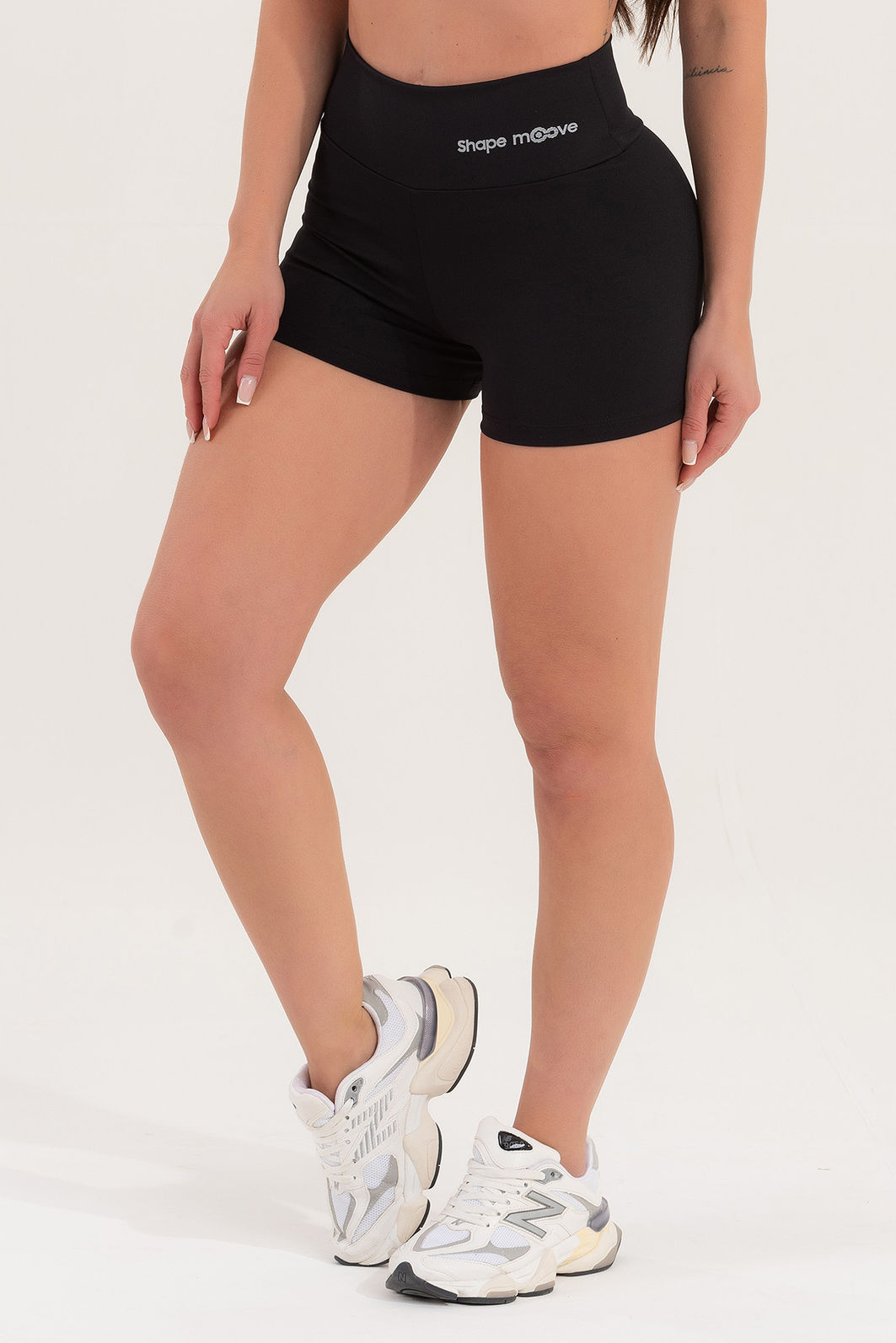 Shorts Feminino Fitness Básico Poliamida - Preto Shorts Feminino Fitness Básico Poliamida - Preto