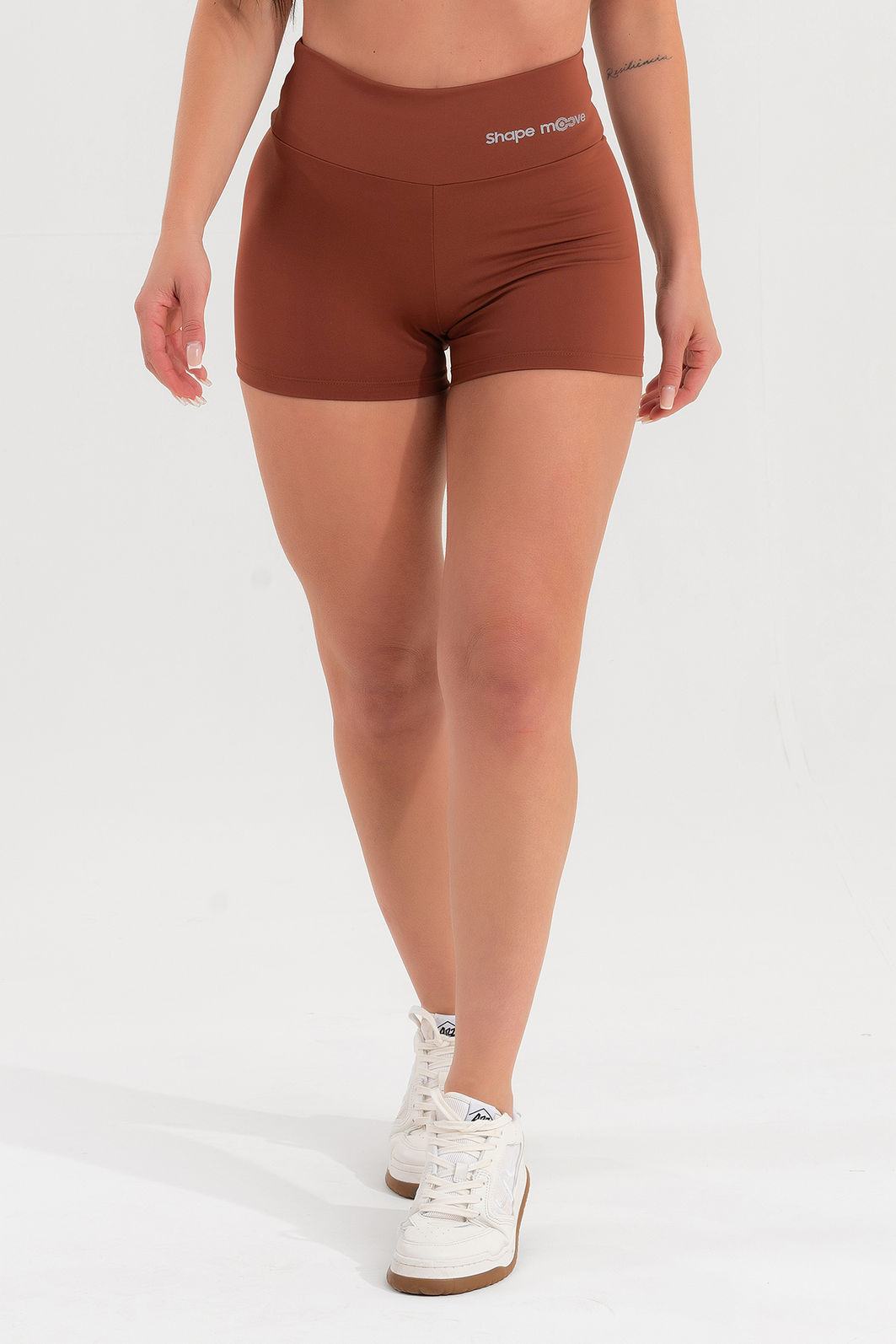 Shorts Feminino Fitness Básico Poliamida - Coffee Âmbar Shorts Feminino Fitness Básico Poliamida - Coffee Âmbar