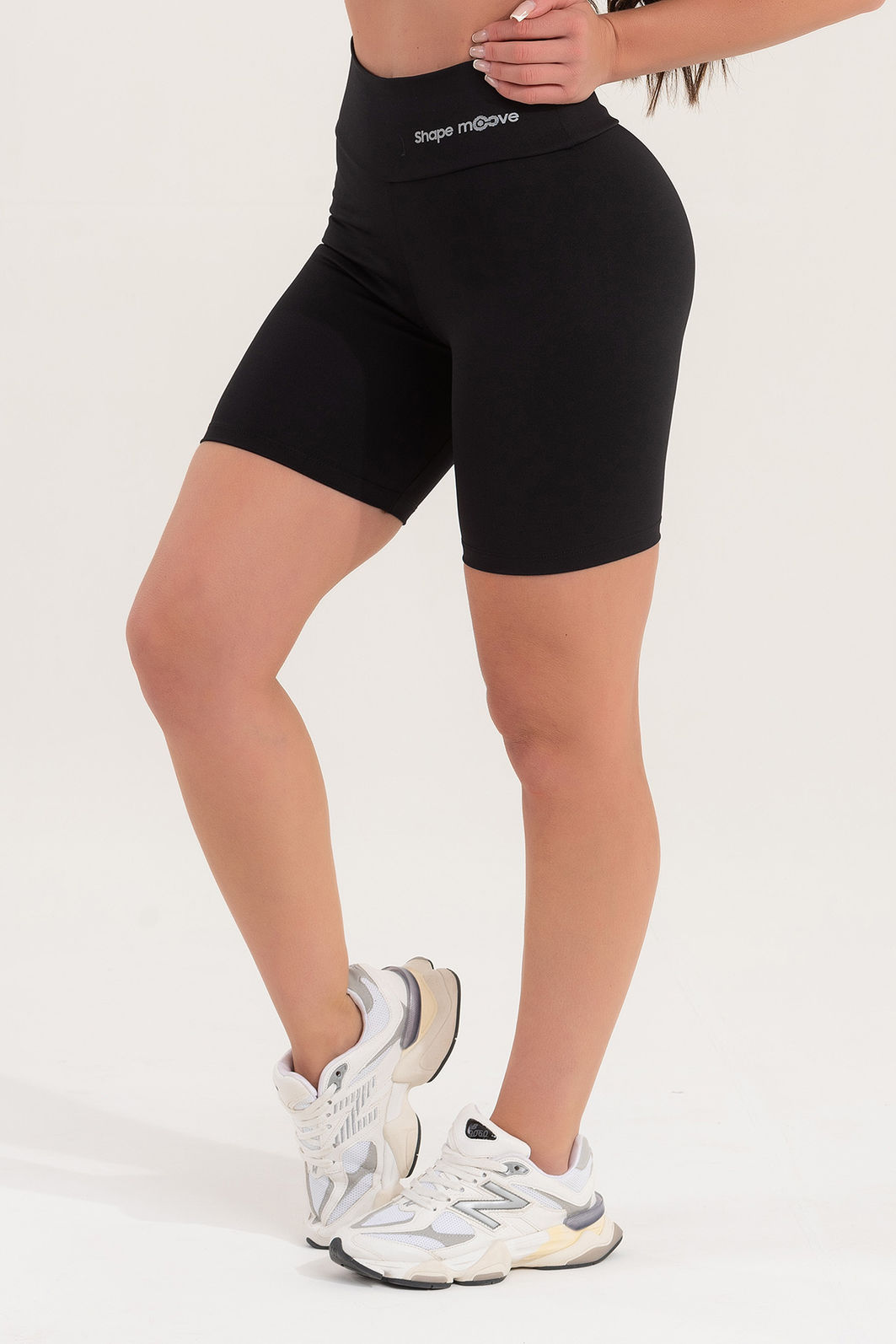 Conjunto Feminino Fitness Básico Bermuda e Top - Preto Conjunto Feminino Fitness Básico Bermuda e Top - Preto