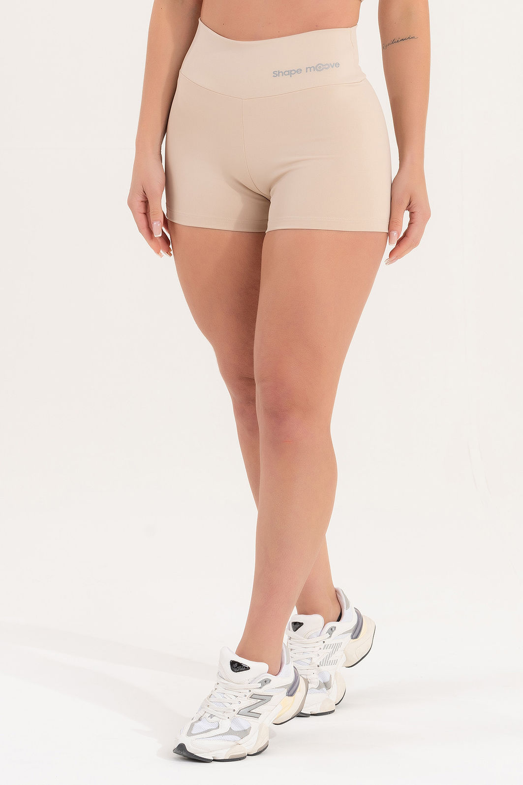 Shorts Feminino Fitness Básico Poliamida - Areia Duna Shorts Feminino Fitness Básico Poliamida - Areia Duna