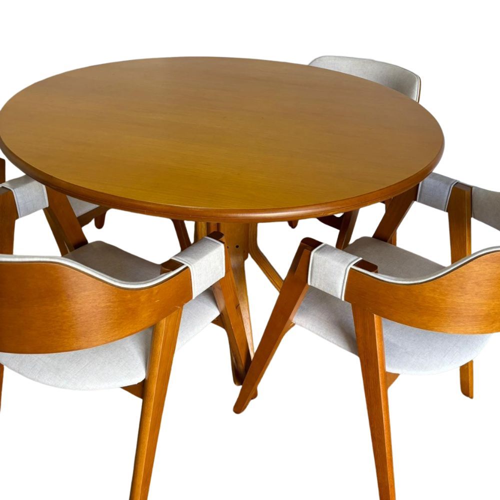 Conjunto Mesa X Redonda 120cm Com 4 Cadeiras de Madeira Maciça Encosto Anatômico Conjunto Mesa X Redonda 120cm Com 4 Cadeiras de Madeira Maciça Encosto Anatômico
