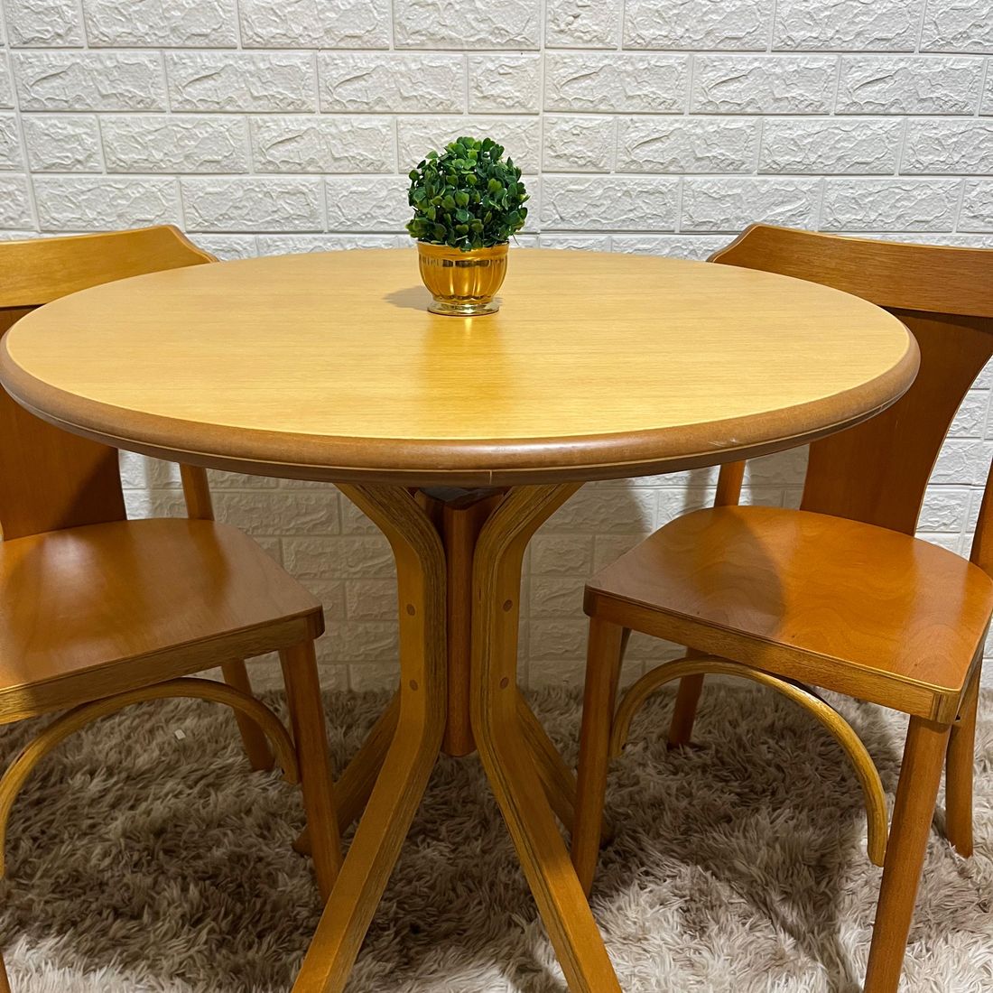 Conjunto Mesa Redonda X 80x80 Com 2 Cadeiras Italia Mel Conjunto Mesa Redonda X 80x80 Com 2 Cadeiras Italia Mel