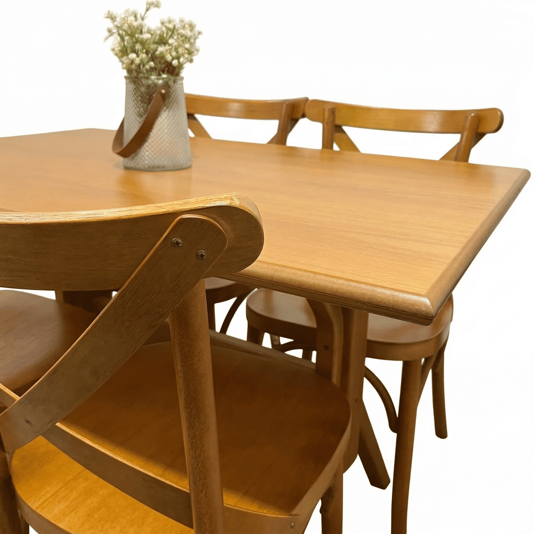 Mesa X 120x80 Com 4 Cadeiras X Madeira Maciça Mel Mesa X 120x80 Com 4 Cadeiras X Madeira Maciça Mel