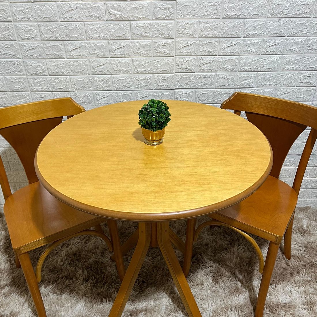 Conjunto Mesa Redonda X 80x80 Com 2 Cadeiras Italia Mel Conjunto Mesa Redonda X 80x80 Com 2 Cadeiras Italia Mel