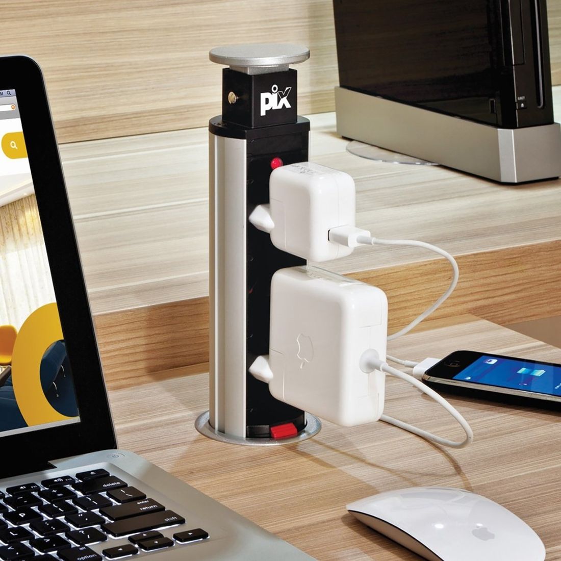 Torre de Tomada Multiplug com 3 tomadas Renna - Preta Torre de Tomada Multiplug com 3 tomadas Renna - Preta