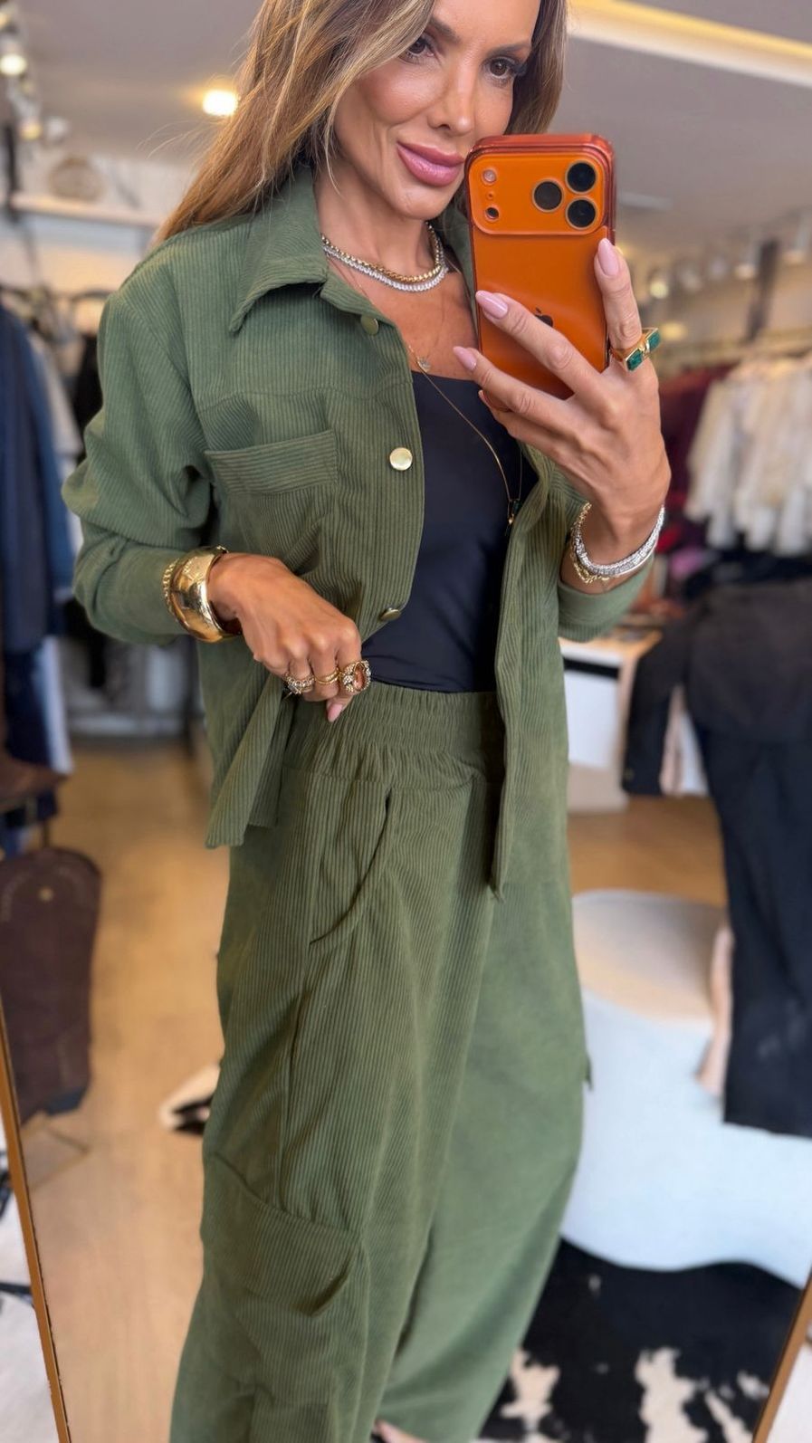 Conjunto em Cotelê Velluto na Cor Verde