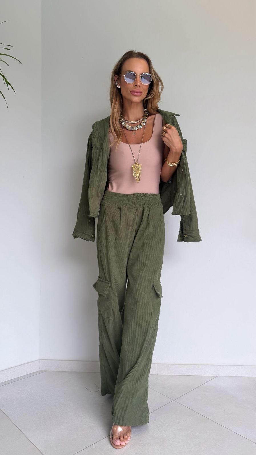 Conjunto em Cotelê Velluto na Cor Verde