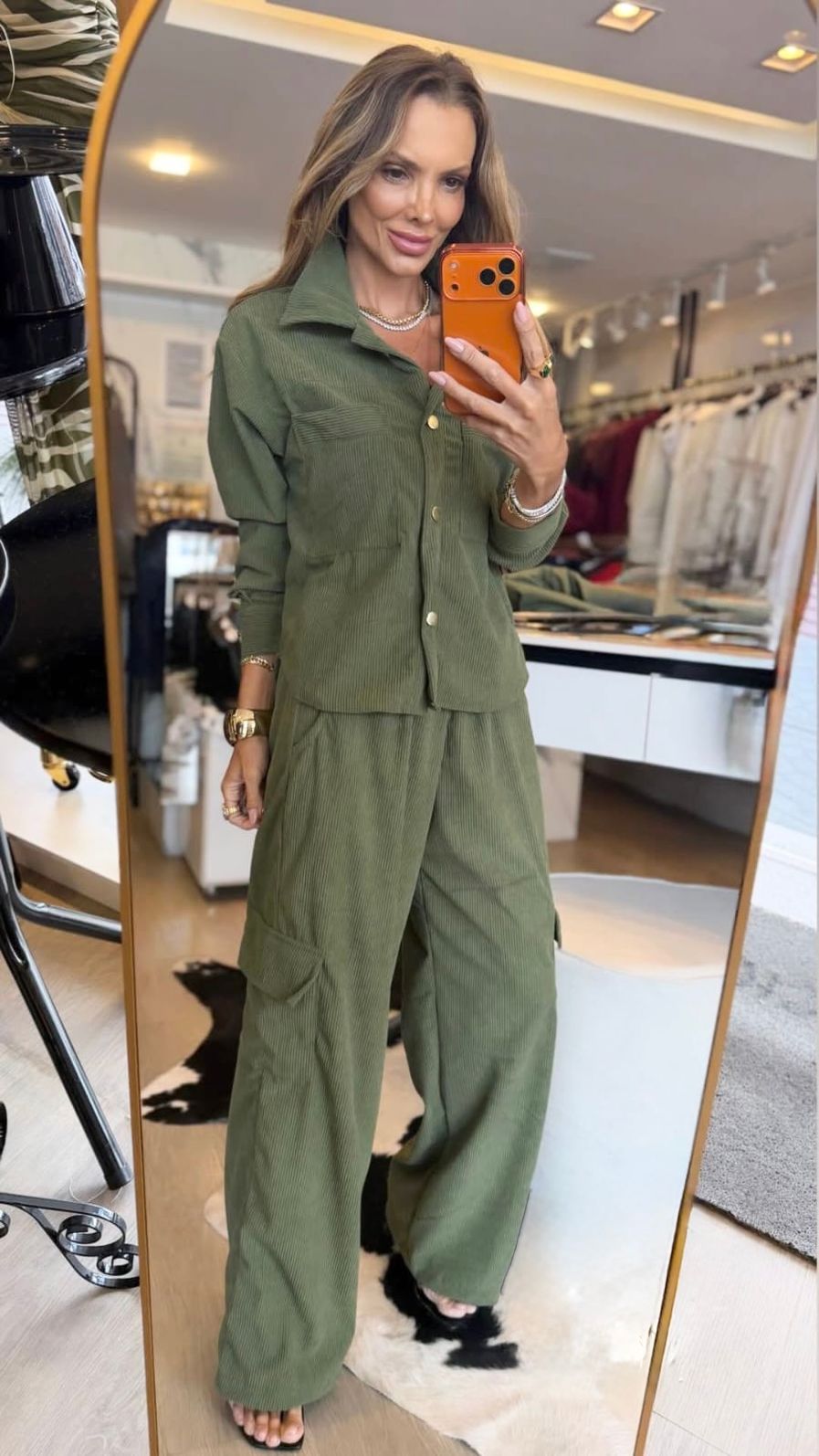 Conjunto em Cotelê Velluto na Cor Verde