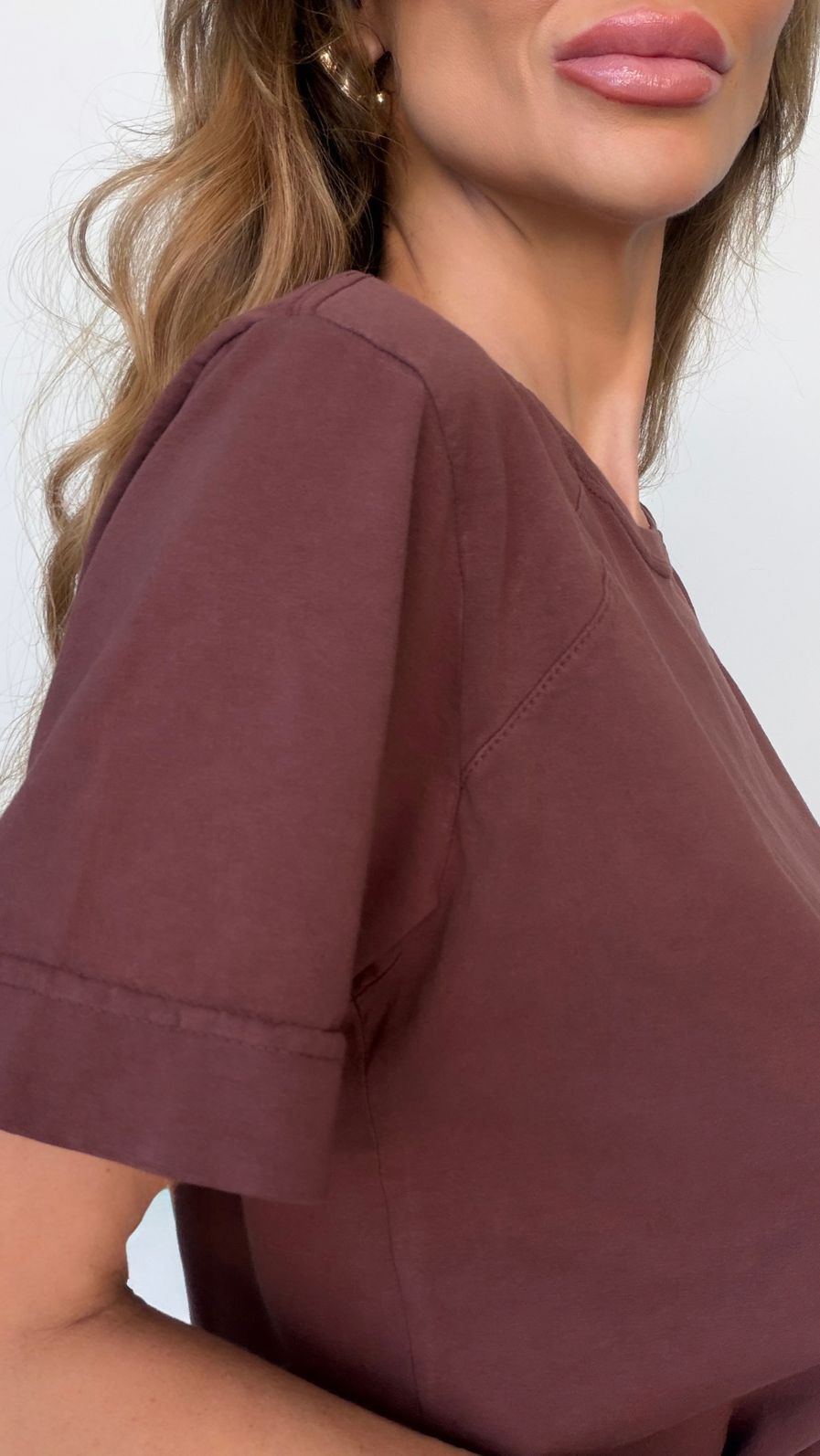 T-SHIRT SIGN ESSENTIAL ALGODÃO COR MARROM